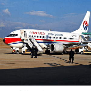 兰州航空货运航空快运业稳步发展的原因是什么？